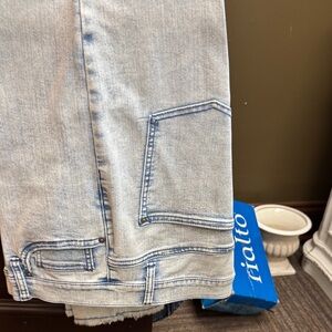 Dry cleaned & pressed! Light Wash Blue Denim Jeans has STRETCH.